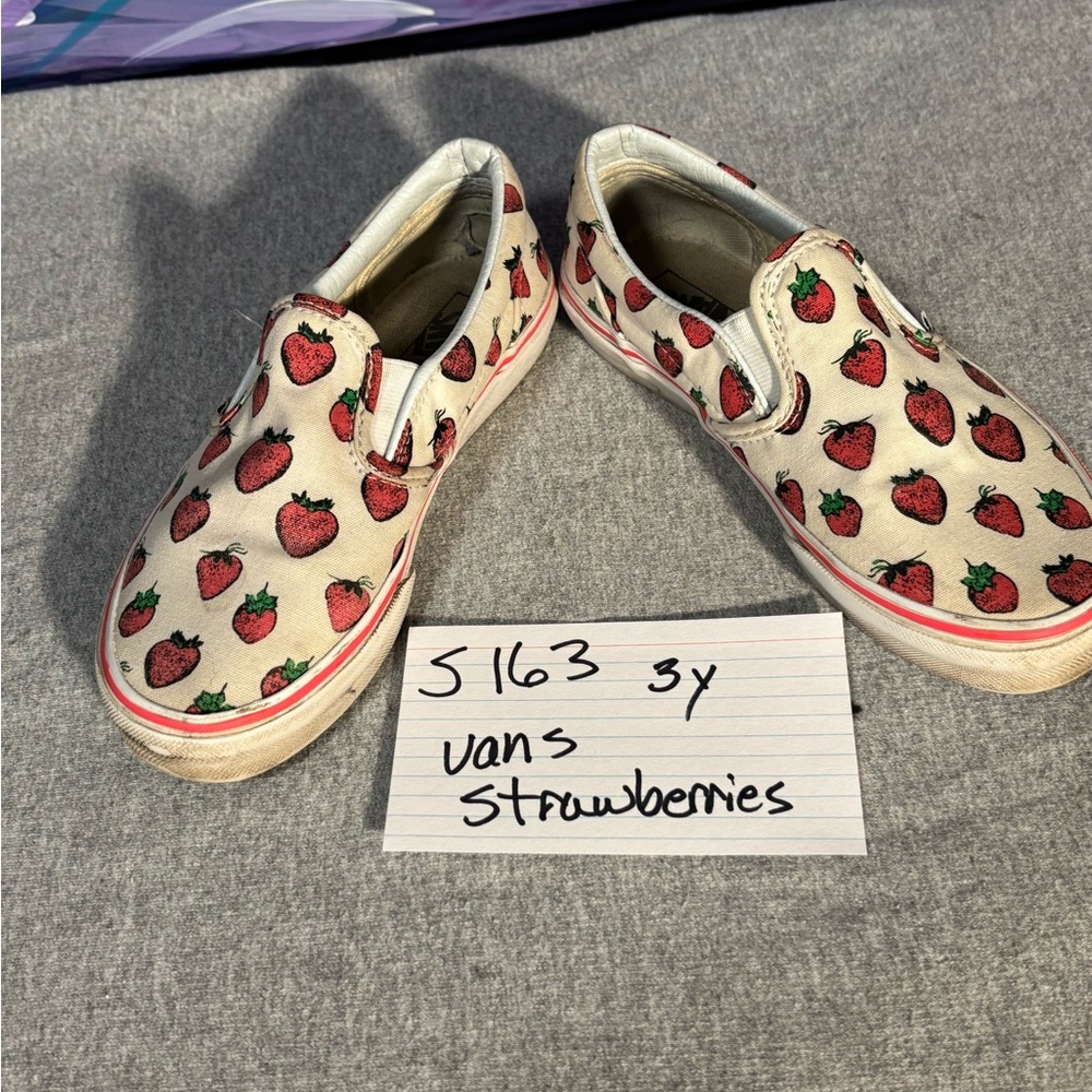 Vans Kids Strawberry Print Slip-On Sneakers - Picture 9 of 9